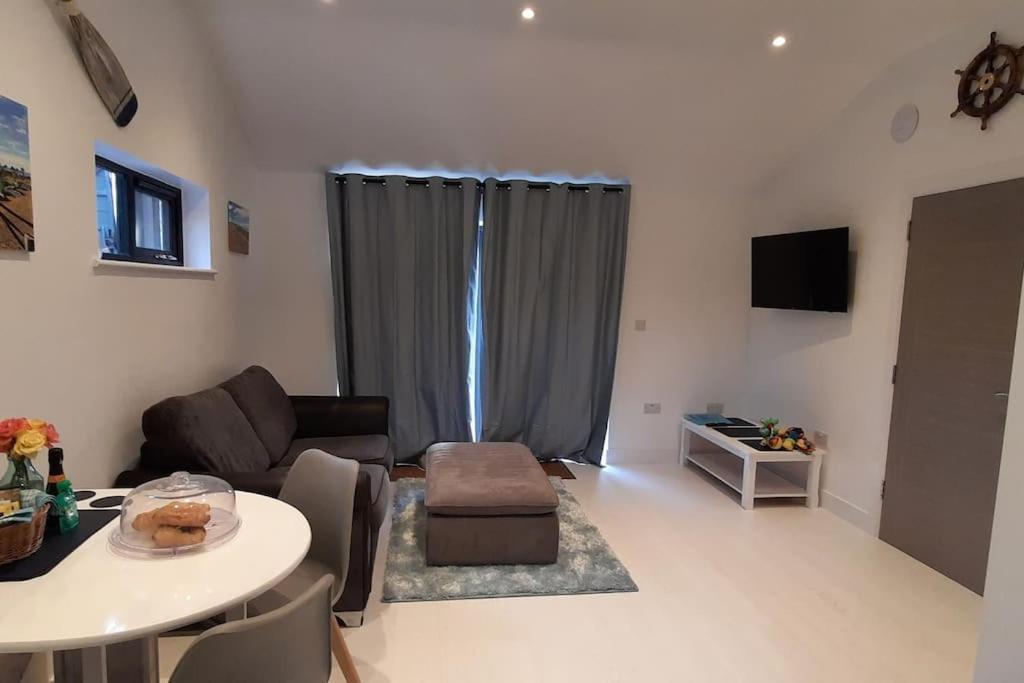 Sycamore Lodge Kent With Ev Zappi Type 2, Swimming Pool For A Fee Sellindge Eksteriør bilde